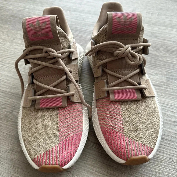 Adidas shoes  Size 5.5 fit like 6 excellent condition - Picture 2 of 8